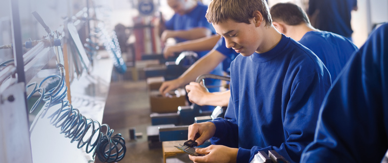 Au început înscrierile la şcolile profesionale