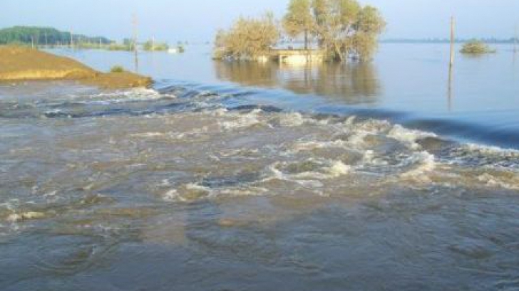 Avertizare de Cod galben de inunda?ii până la ora 16.00