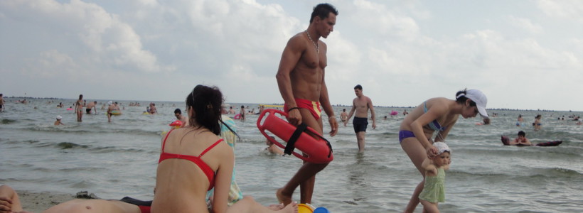 Hotelierii de pe litoral vor să-şi angajeze proprii salvamari