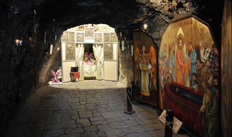 Destinaţia zilei – Peştera Sfântului Andrei