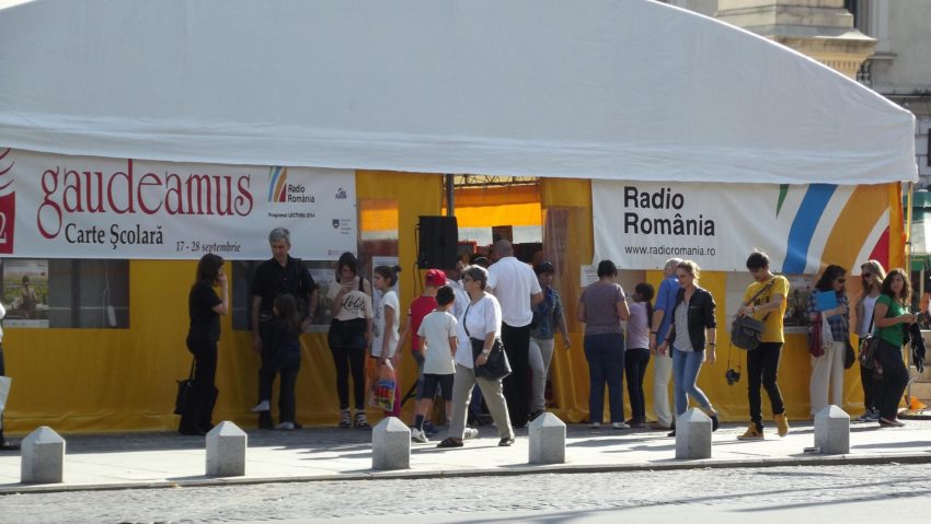 Cifre record la Gaudeamus Carte Şcolară 2014