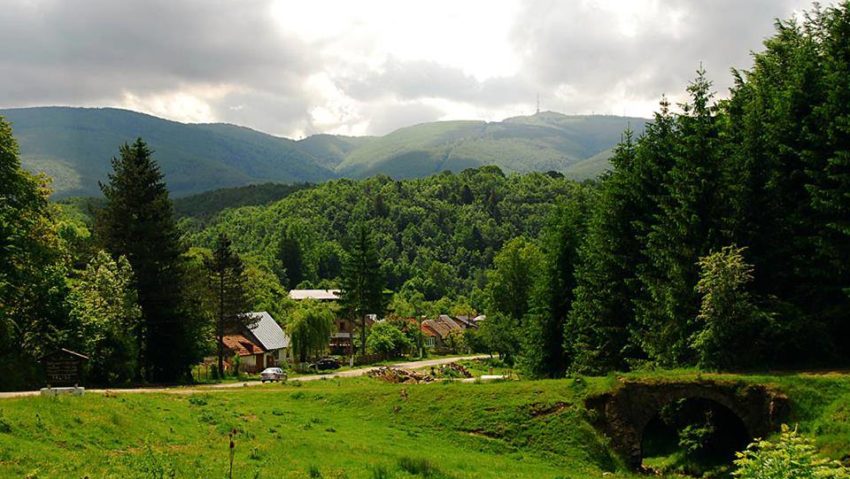 Destina?ia zilei: Gărâna, Trei Ape şi Crivaia ? trei refugii stilate în inima Semenicului