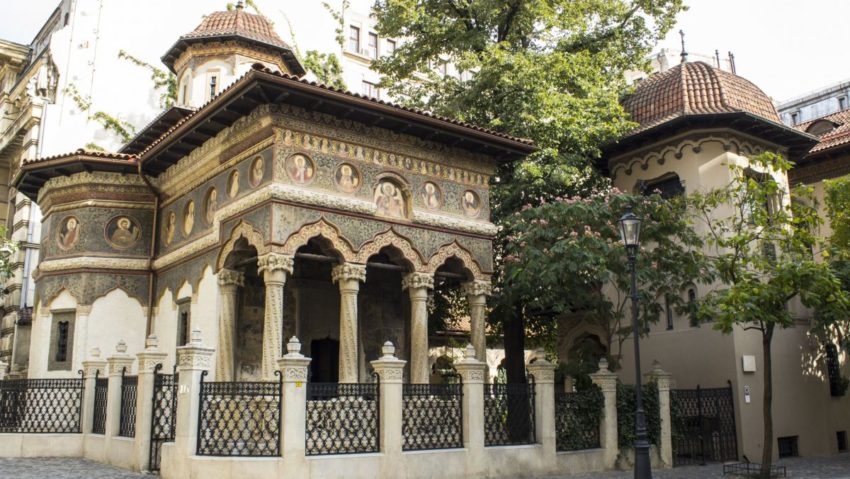 EU aleg Romania: Biserica Stavropoleos, lumina de dincolo de betoane