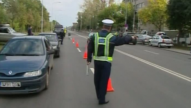Trafic restricţionat pe mai multe drumuri din Oltenia