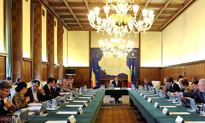 Noi titulari la Cultură şi Externe