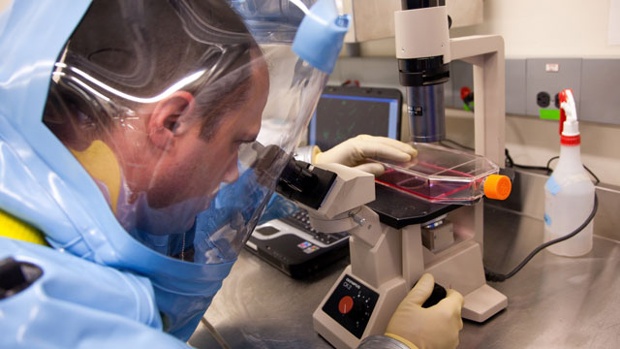 Tratamente noi contra Ebola