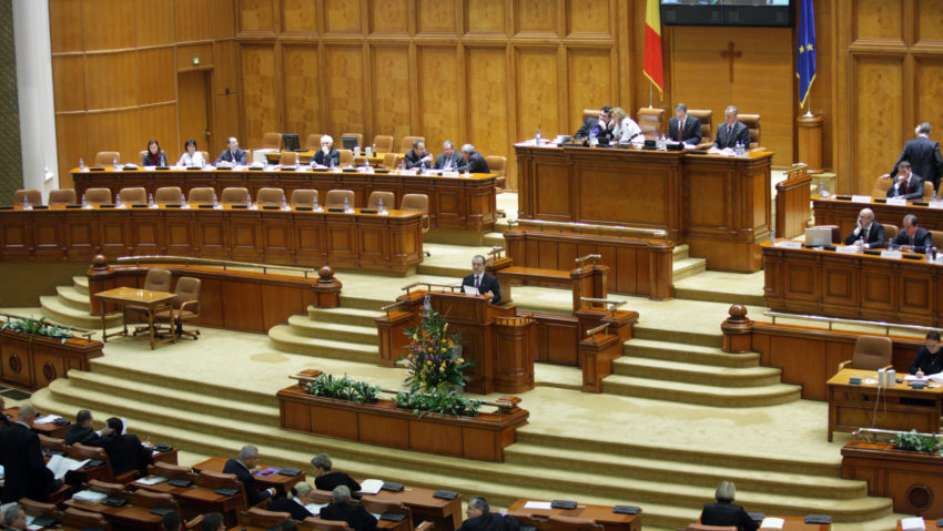 Dezbatere cereri DNA