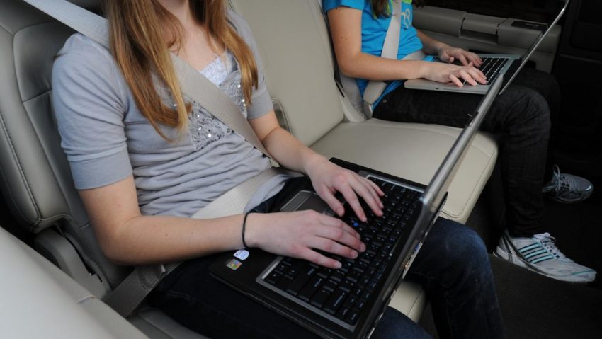 Un punct wi-fi pentru fiecare 150 de persoane