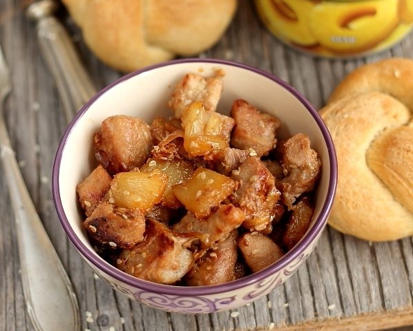 Exotic si aromat: porc cu ananas