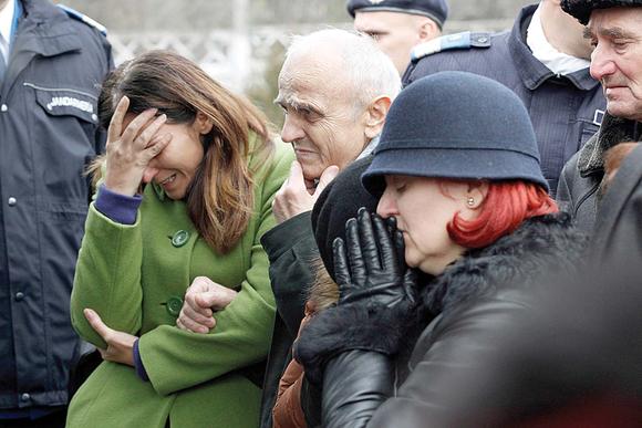 Amenzi pentru rudele celor doi piloti morti