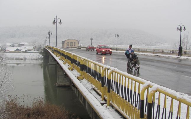 Trafic restrictionat pe podul peste Olt din Goranu