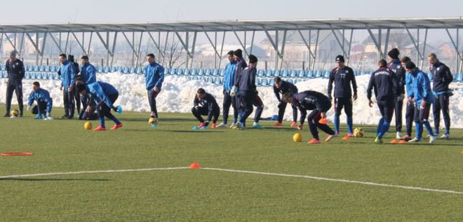Pandurii Targu-Jiu cantonata la Centrul Olimpic de la Izvorani