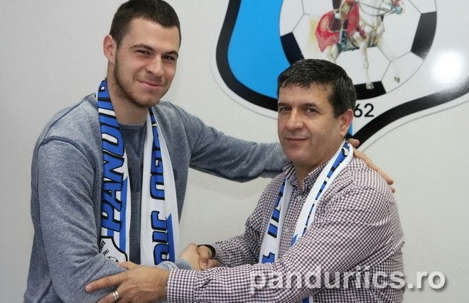 Nikola Vasiljevic este pandur !