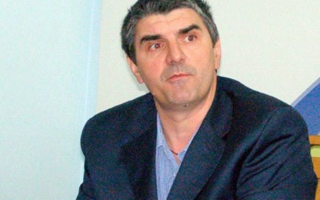 Fostul primar al comunei gorjene Crasna, in spatele gratiilor