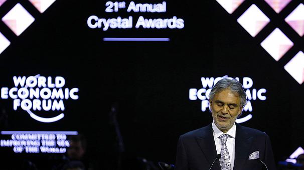 Andrea Bocelli a primit premiul Crystal Awards la Davos