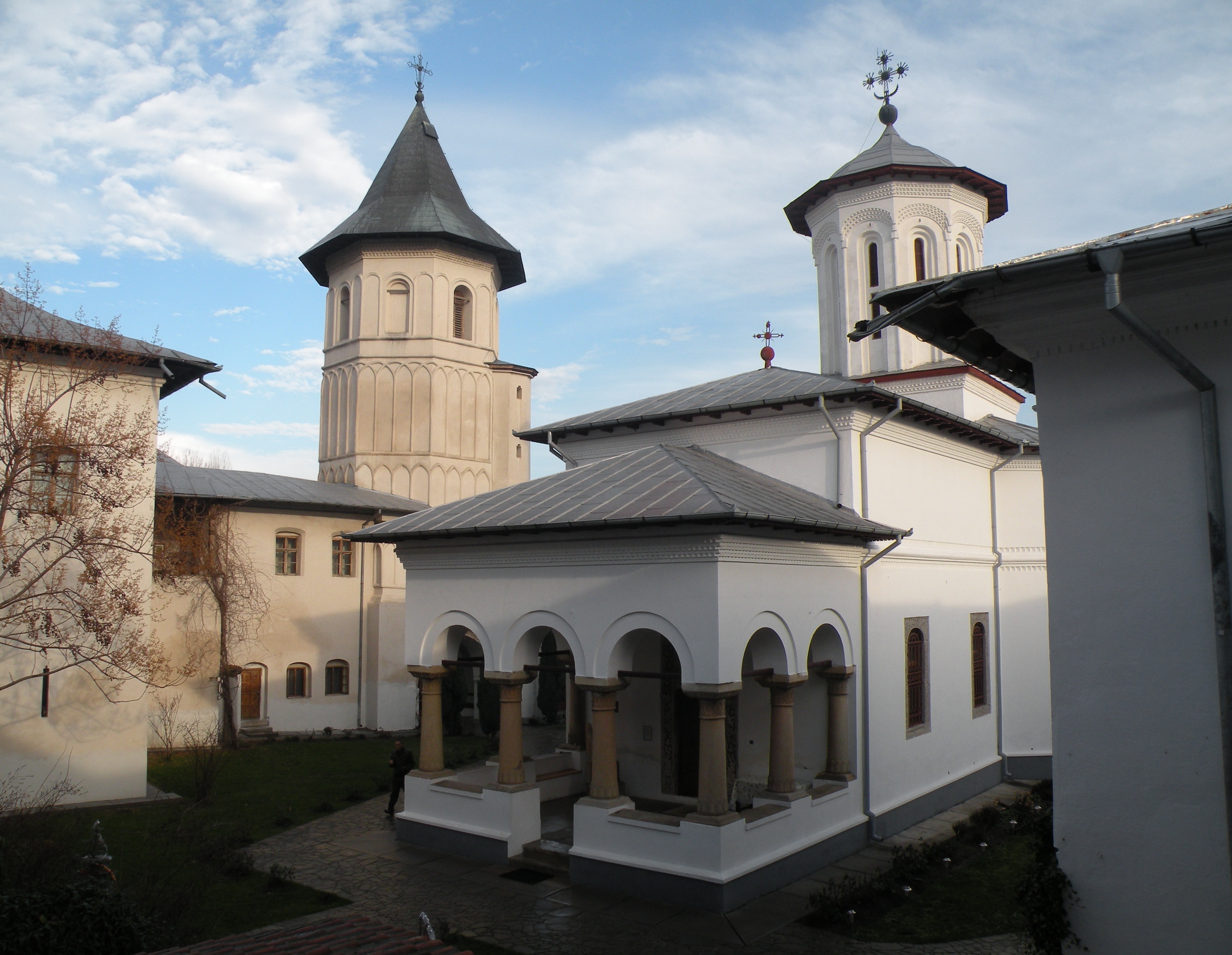 Ordinea publica asigurata la lacasele de cult din Olt