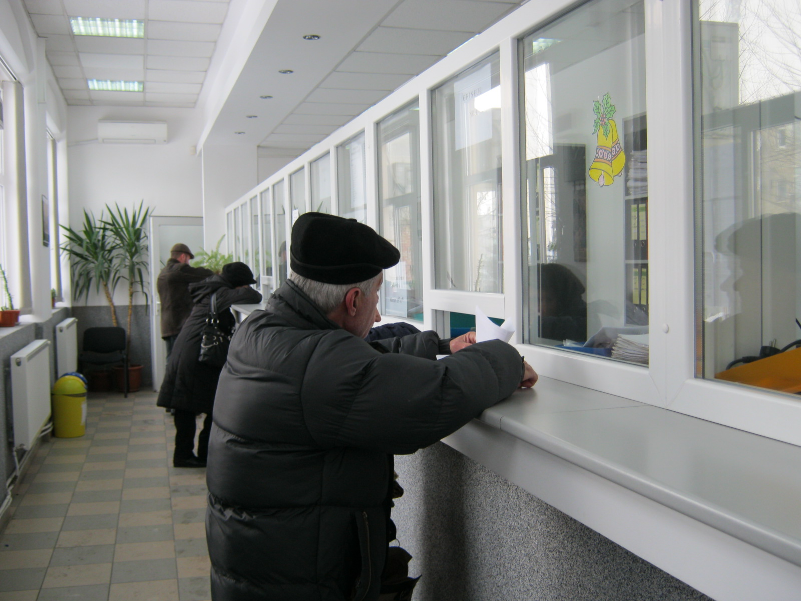 Batrani de peste 75 de ani din Turceni, scutiti de la plata impozitelor