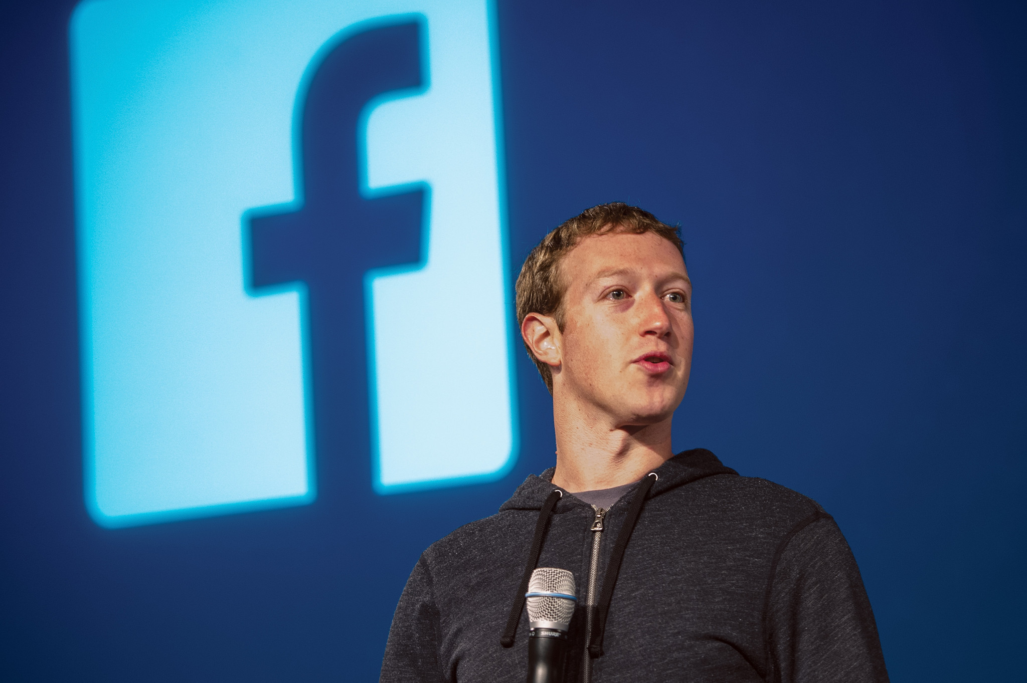 Zuckerberg lanseaza „Clubul de lectura” pe Facebook