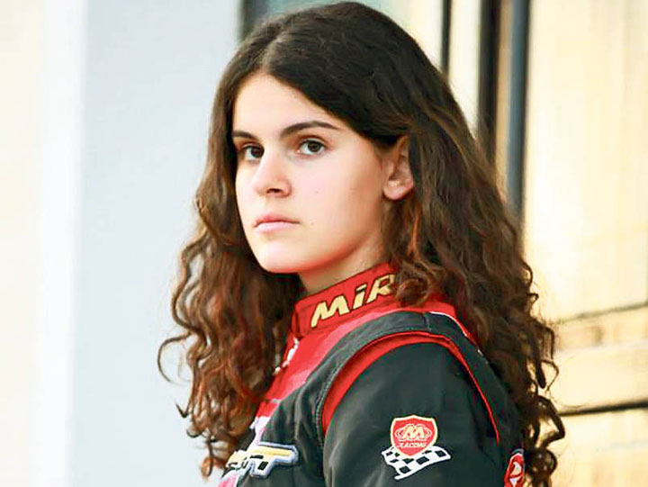 Singura fată pilot din România va pilota prin studioul Radio Oltenia! Startul la ora 20.10