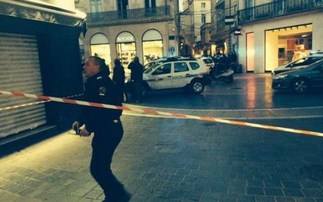 Atac cu ostatici langa Paris