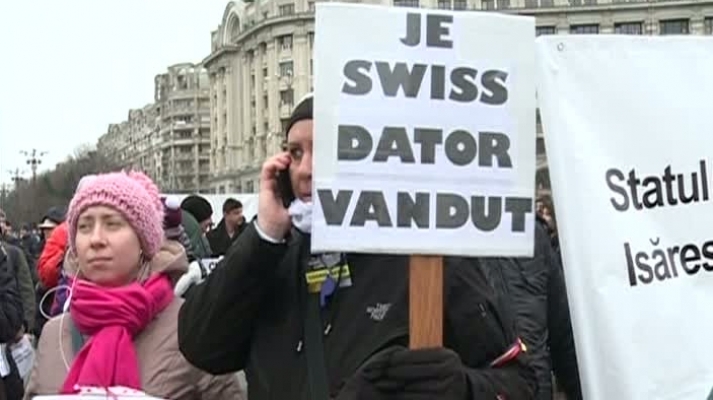 Noi proteste ale celor care au contractat credite in franci elvetieni