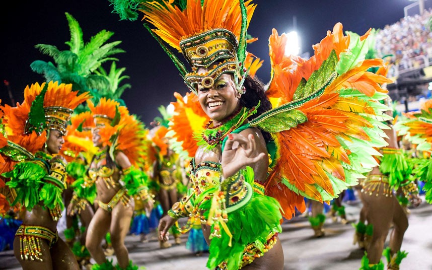 Brazilienii se pregatesc intens pentru carnavalul de la Rio de Janeiro