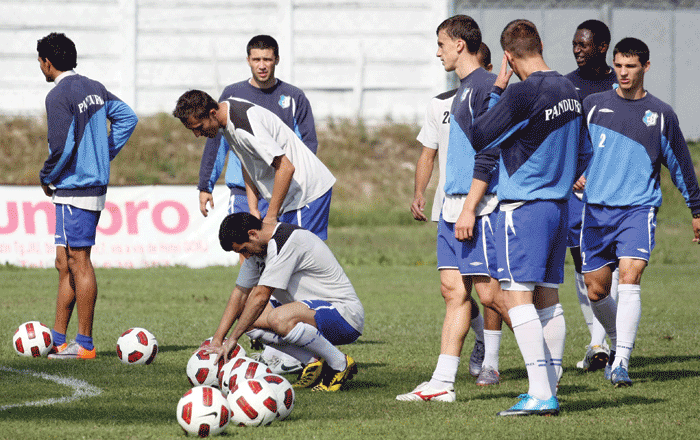 Pandurii Targu Jiu a inceput cu stangul