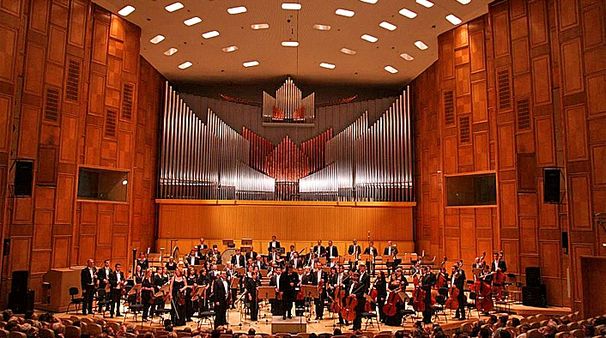 Răzvan Suma cântă Fauré, Ceaikovski şi Dvořák cu Orchestra Naţională Radio