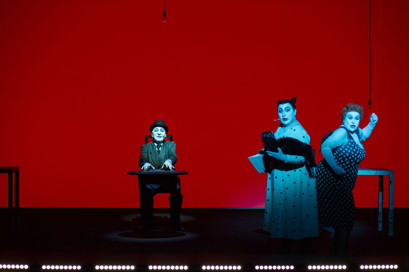 Spectacolul „Rinocerii” amanat