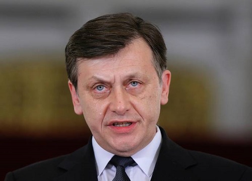 Crin Antonescu renunta la politica