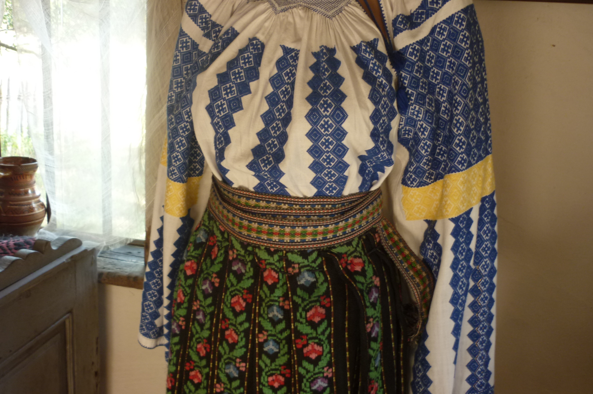 Traditiile oltenesti reinvie in comuna valceana Popesti