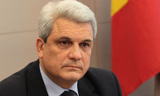 Decizii diferite in cazul senatorilor Vosganian si Ariton