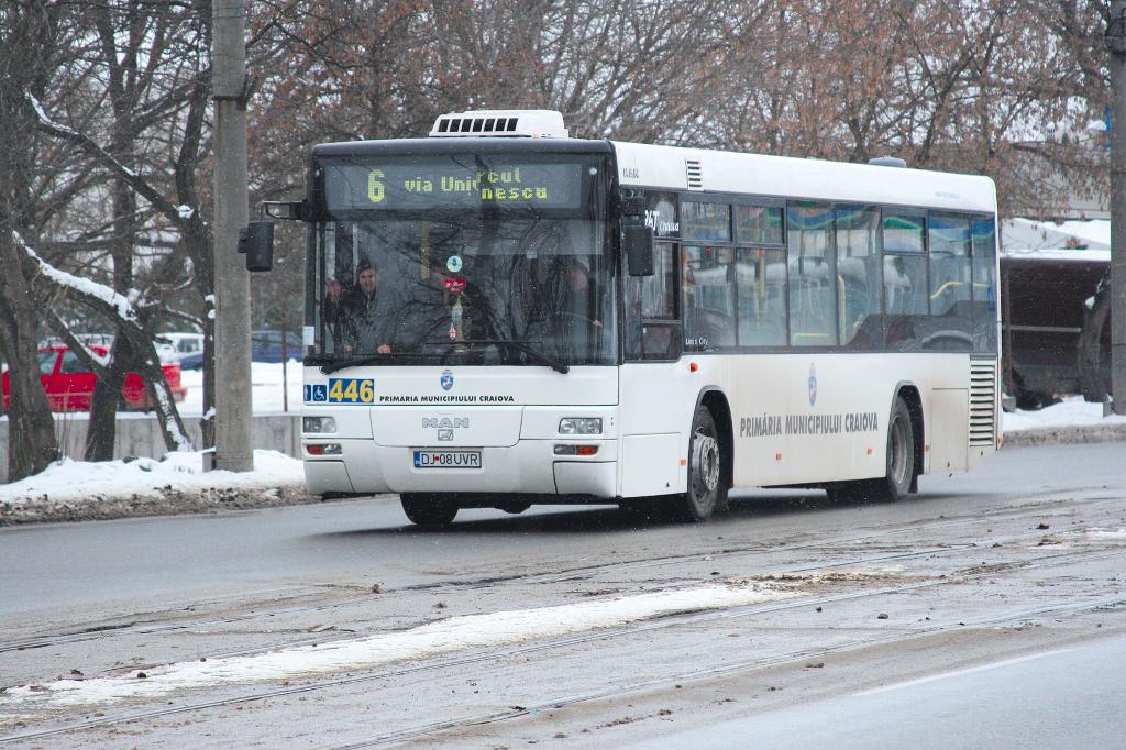 RAT Craiova anunta devieri de trasee pentru azi si maine