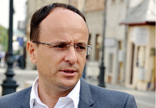 Prina arestat la domiciliu