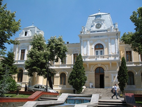 Expozitia „Fantezii de Primavara”, la Slatina