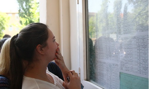 90% note intre 1 si 2