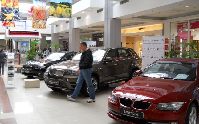 Salonul Auto Pitesti Mall