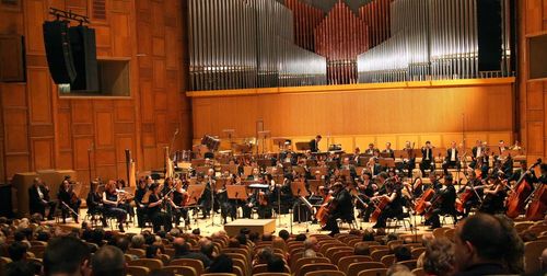 Bogdan Zvorişteanu cântă pe vioara Gagliano la Sala Radio