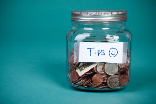 Bacșișul în atenția Guvernului