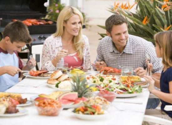 Cât au cheltuit românii de Paște