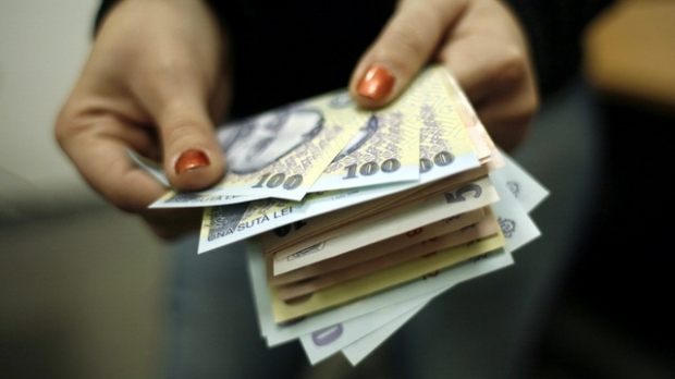 Scăderi de prețuri dar și taxe noi (audio)