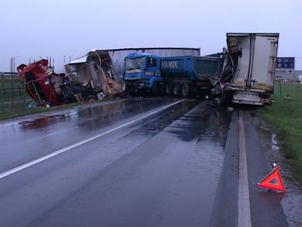 Accident pe DN7. Nu se circula!