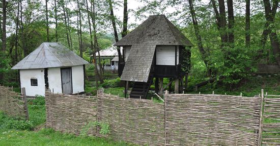 Moara Mânăstirii Hurezi și Lacul Țestoaselor