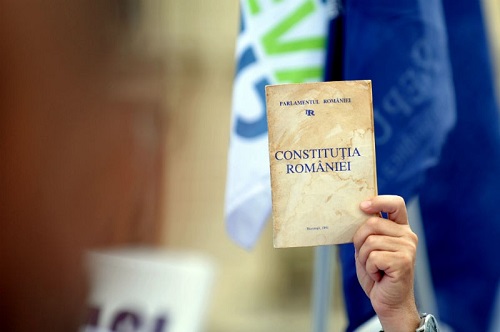 Opinii despre revizuirea Constitutiei