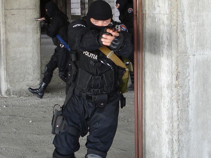 Percheziţii acum şi în Vâlcea!