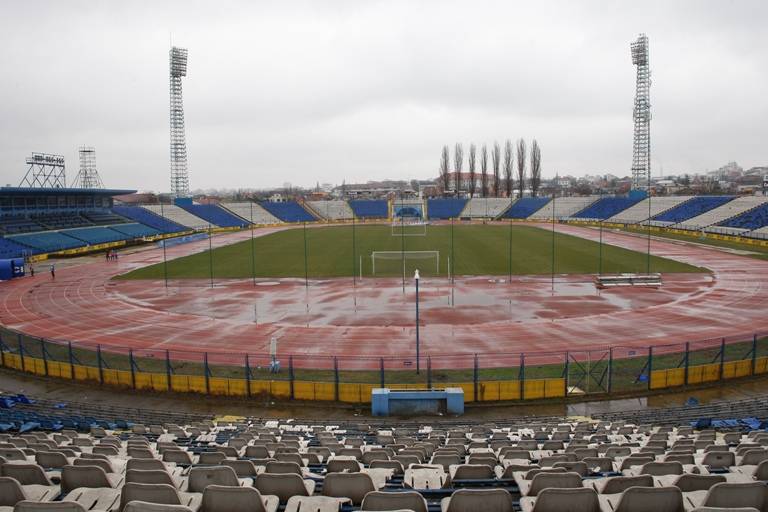 A inceput demolarea stadionului