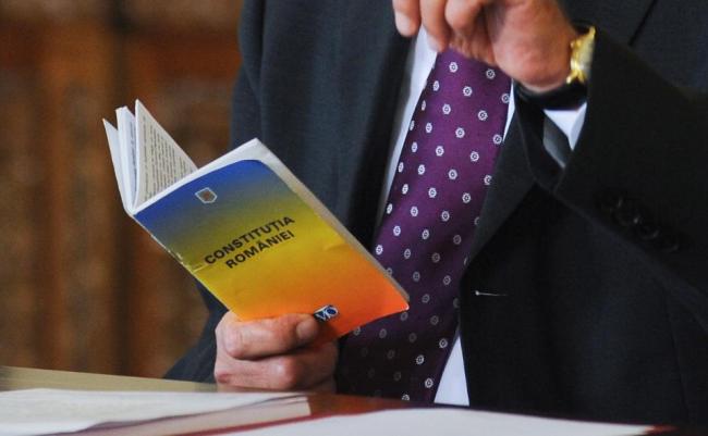 Opinii privind revizuirea Constitutiei