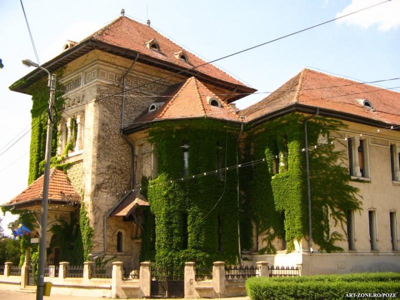 7 expozitii temporare la Muzeul Olteniei 