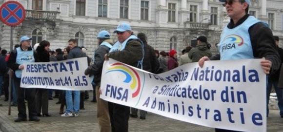 Administratia publica protesteaza
