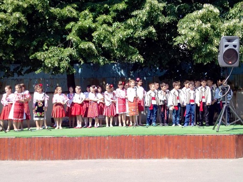 Spectacol la Scoala Gimnaziala „Traian” Craiova